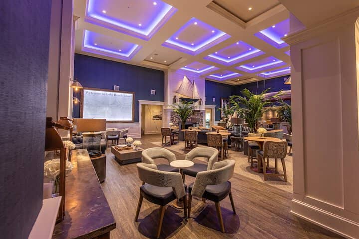Lobby lounge